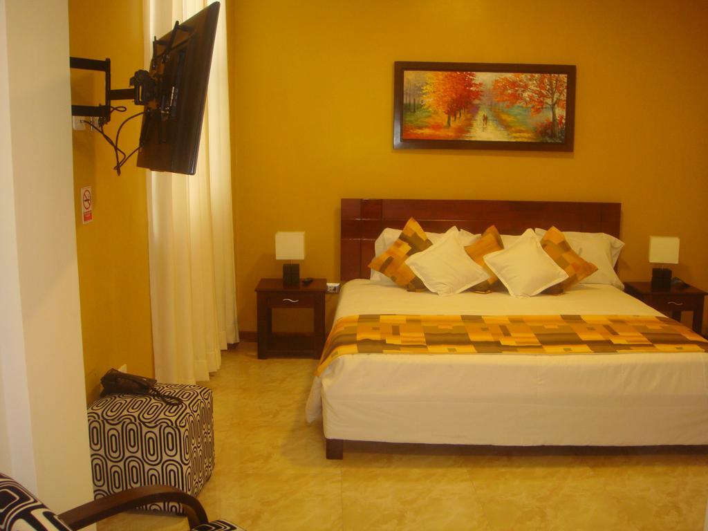 Hotel Europa Iquitos Luaran gambar