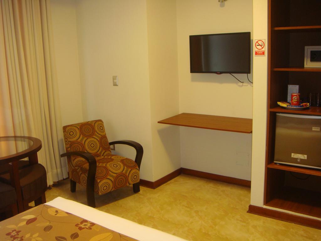 Hotel Europa Iquitos Luaran gambar