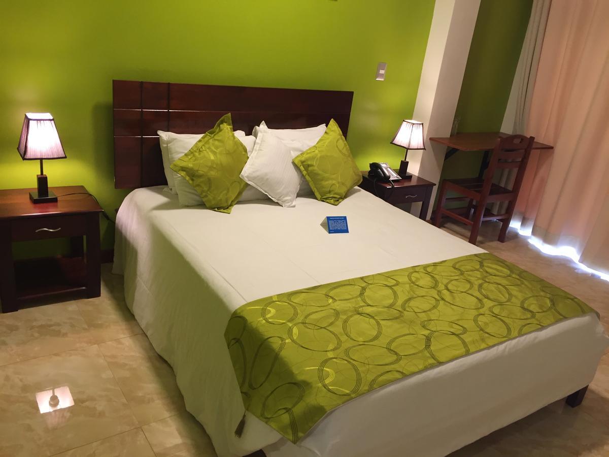 Hotel Europa Iquitos Luaran gambar
