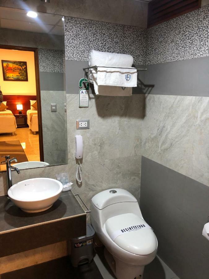 Hotel Europa Iquitos Luaran gambar